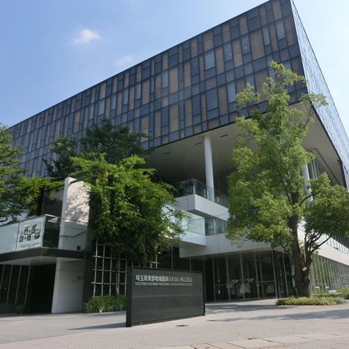 会場　ふれあいキューブ